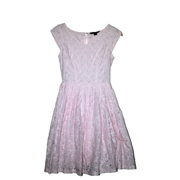 Kaya & Sloane Dresses & Skirts - Kaya & Sloane Fit Flare Women's Pink Eyelet Cap Sleeve Dress Romantic Spring Sm